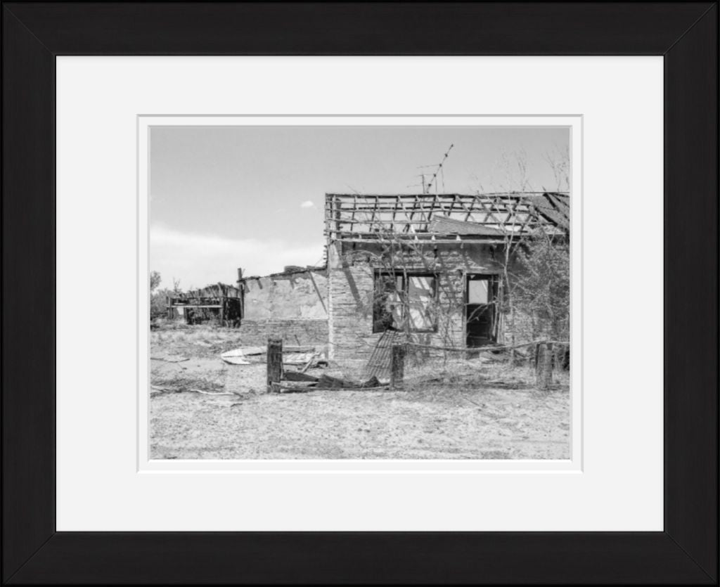 Old Sad Songs Photography - The Valentine Earthquake in Classic Black Frame